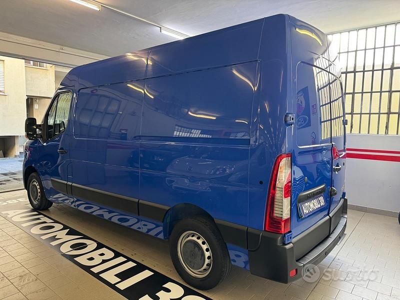 Usata Renault Master 135 CV (99 kW) 2022 Blu Berlina