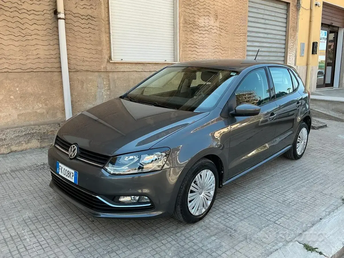 Usata VW Polo Comfortline 75 CV (55 kW) 2017 Grigio Berlina