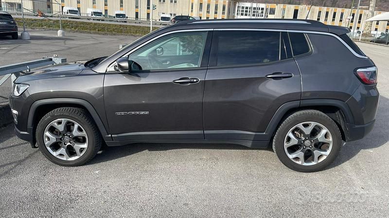 Usata Jeep Compass 120 CV (88 kW) 2018 Grigio SUV