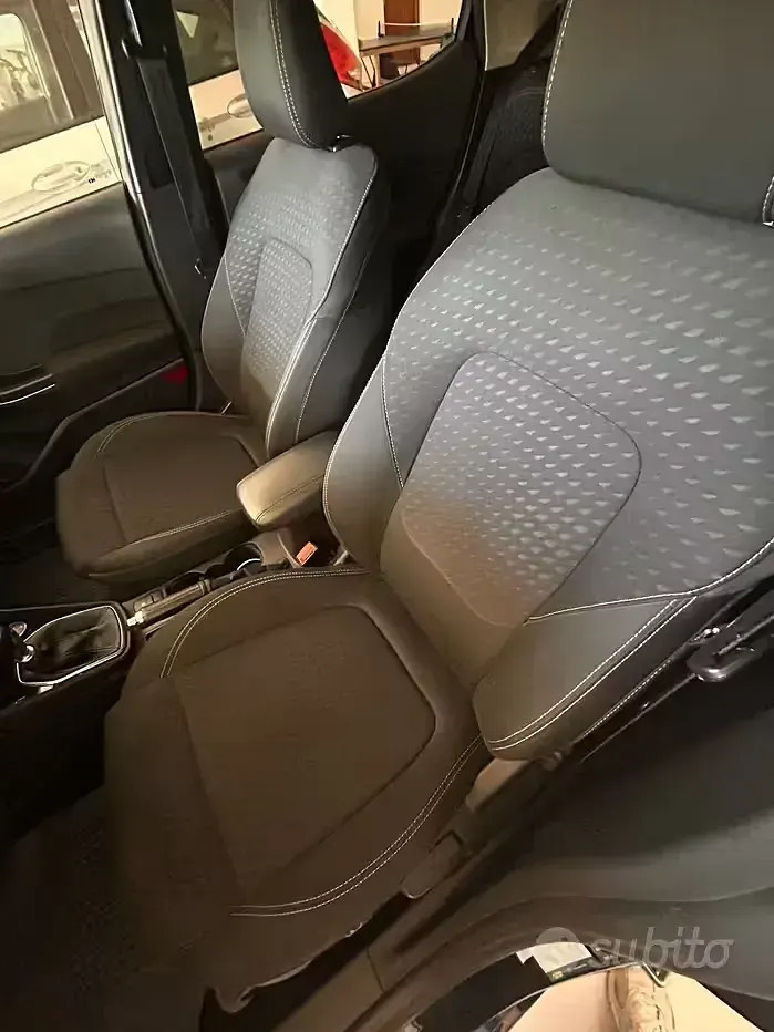Usata Ford Fiesta Titanium 86 CV (63 kW) 2019 Nero Utilitaria