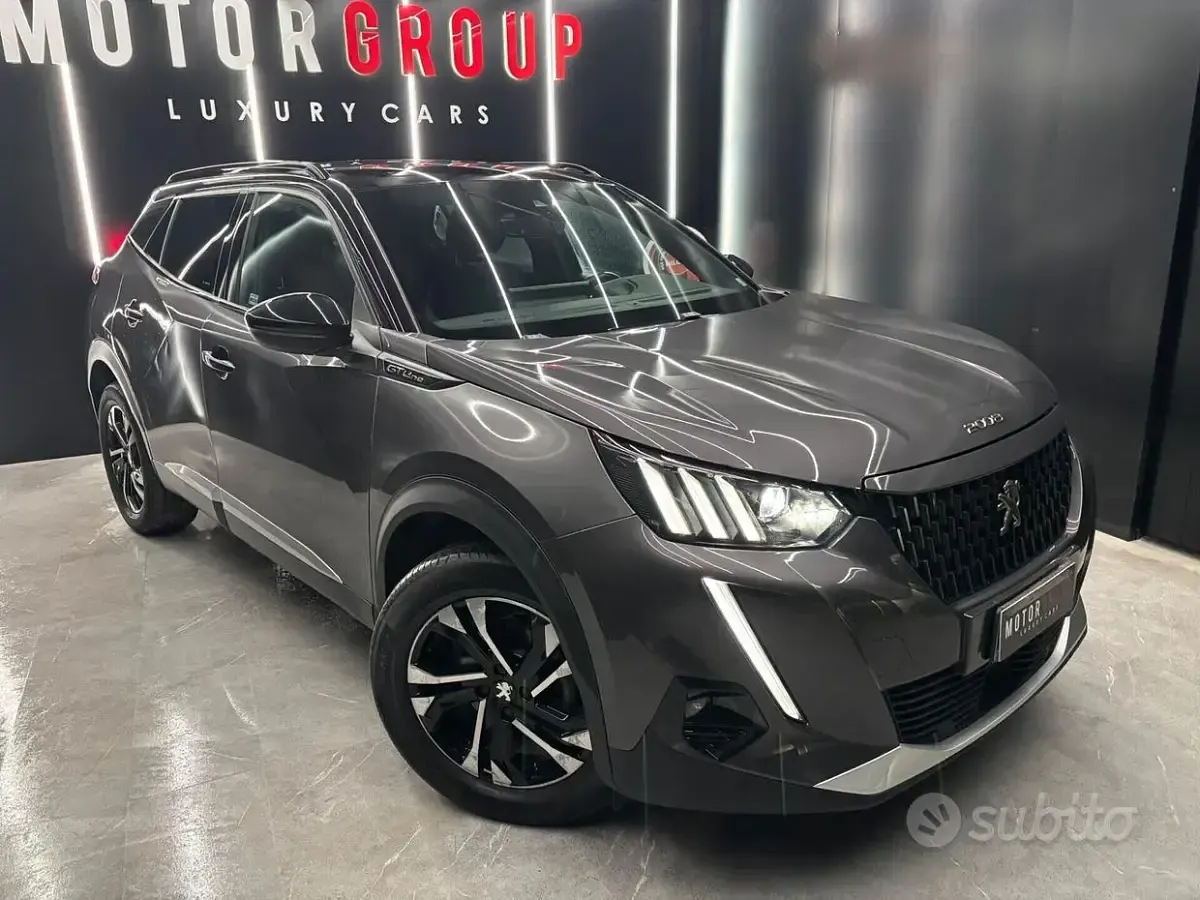 Usata Peugeot 2008 GT-line 131 CV (96 kW) 2020 Grigio SUV