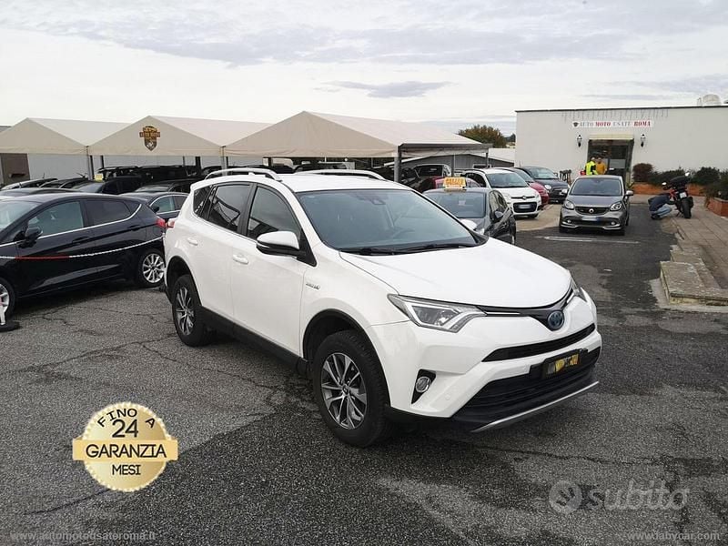 Bianco Usata 2018 Toyota RAV4 Hybrid Business Edition SUV | 16.400 € (Super prezzo) - Immagine 1/4