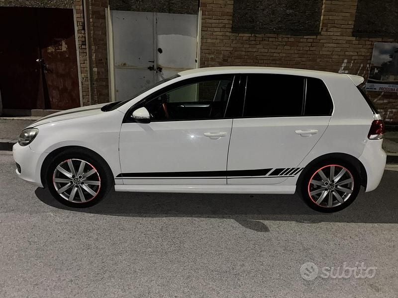 Usata VW Golf VI 140 CV (102 kW) 2011 Bianco Utilitaria
