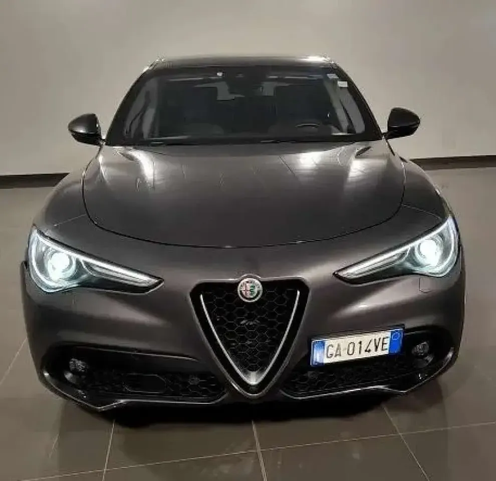 Usata Alfa Romeo Stelvio Ti 209 CV (153 kW) 2020 Grigio scuro SUV