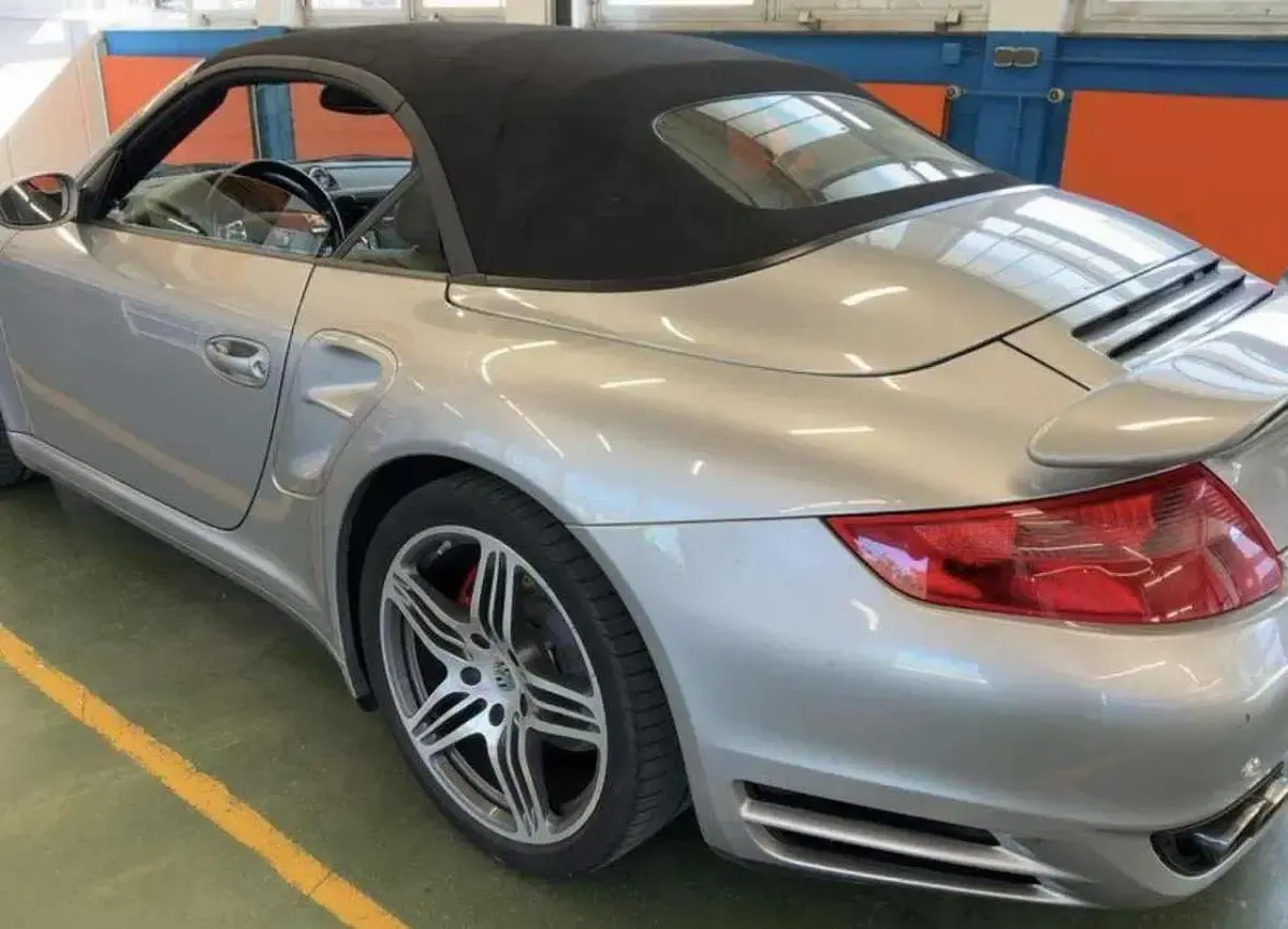 Usata Porsche 911 480 CV (353 kW) 2009 Argento Cabrio