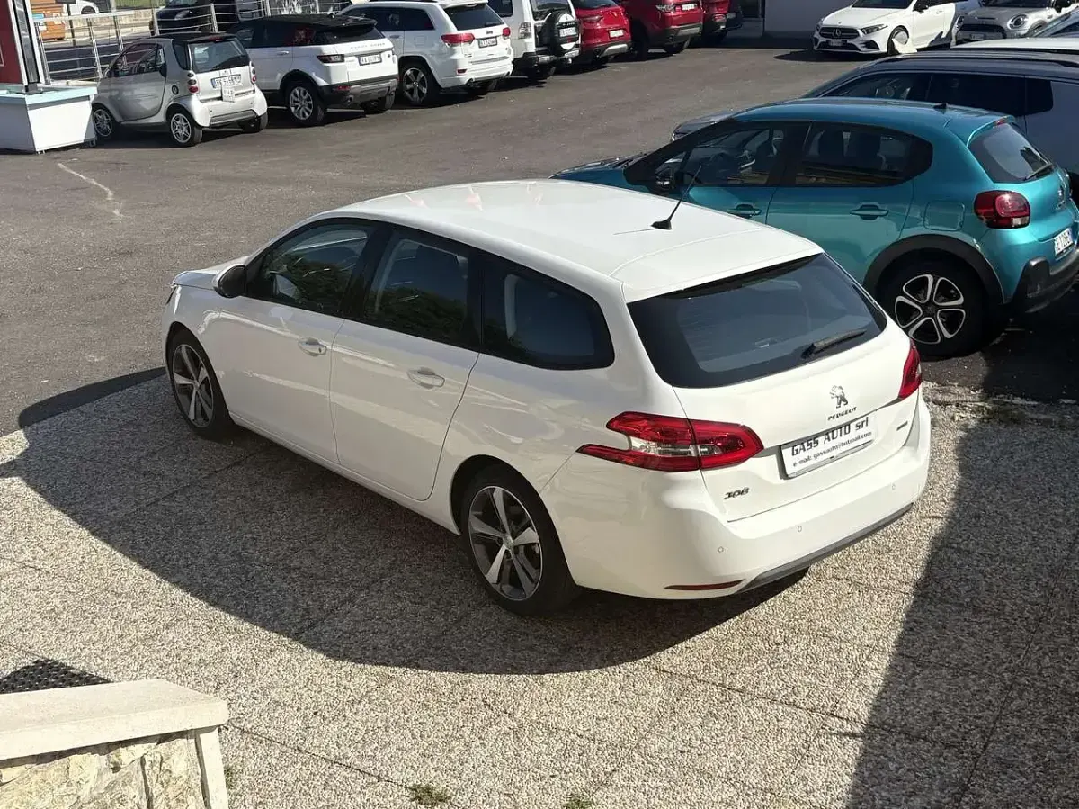 Usata Peugeot 308 SW Allure 120 CV (88 kW) 2016 Bianco Station wagon