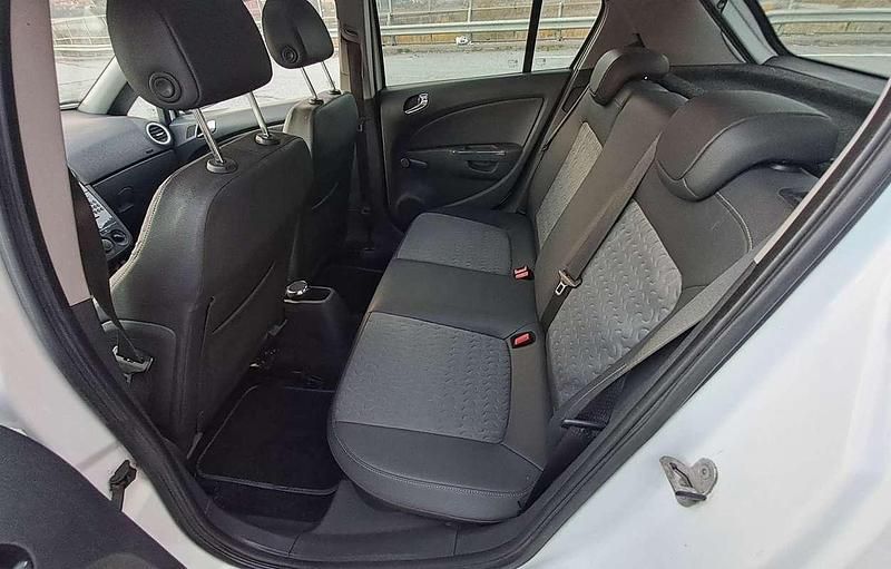 Usata Opel Corsa Cosmo 95 CV (69 kW) 2011 Bianco Berlina