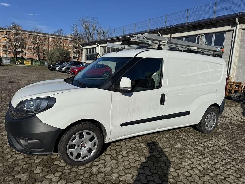 Usata Fiat Doblò 120 CV (88 kW) 2018 Bianco Monovolume