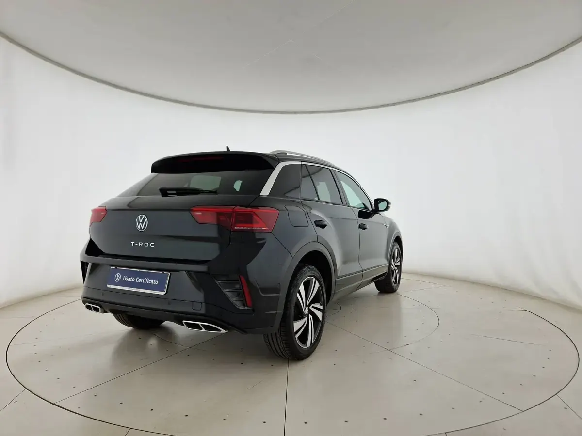 Usata VW T-Roc R-line 2022 Deep black perlato SUV