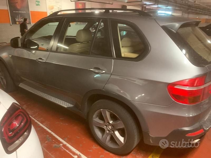 Grigio Usata 2007 BMW X5 SUV | 6000 € (Super prezzo) - Immagine 1/4