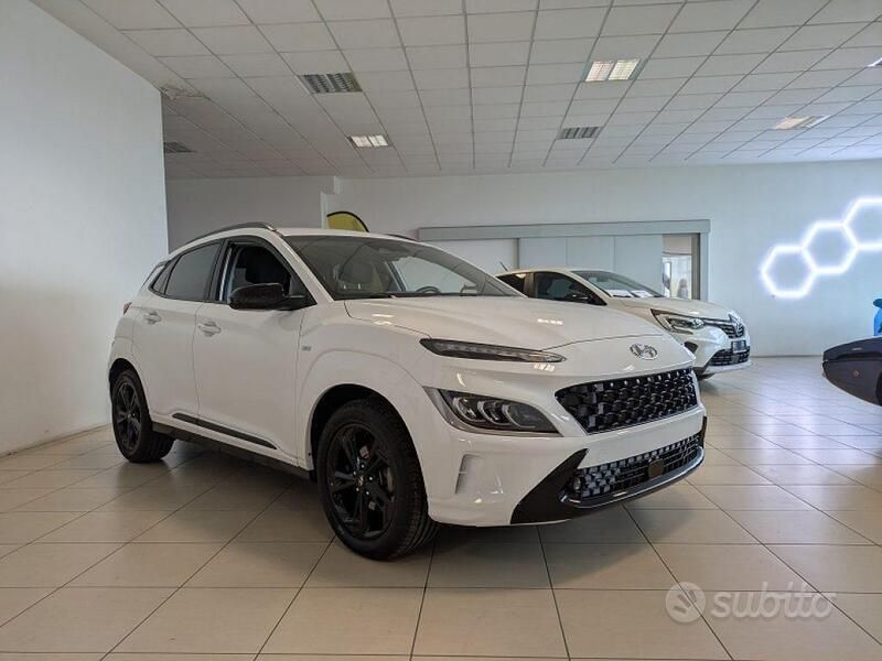 Bianco Usata 2021 Hyundai Kona SUV | 15.900 € (Ottimo prezzo) - Immagine 1/4