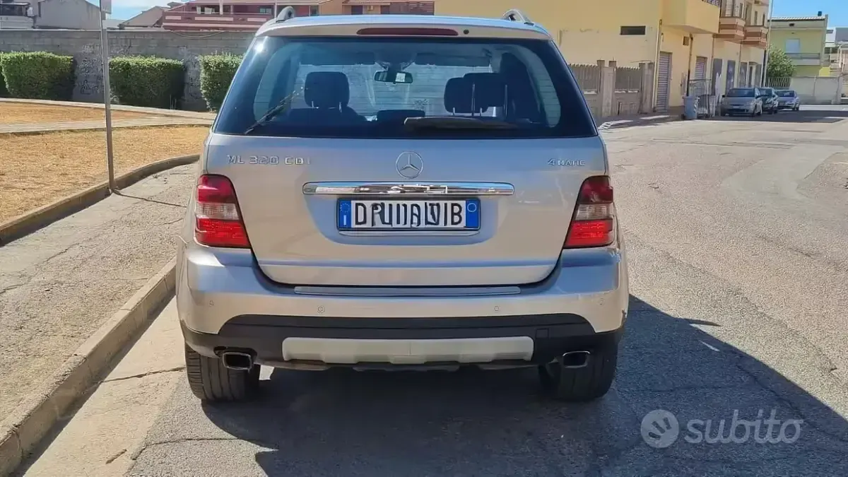 Usata Mercedes ML320 224 CV (164 kW) 2008 Grigio SUV