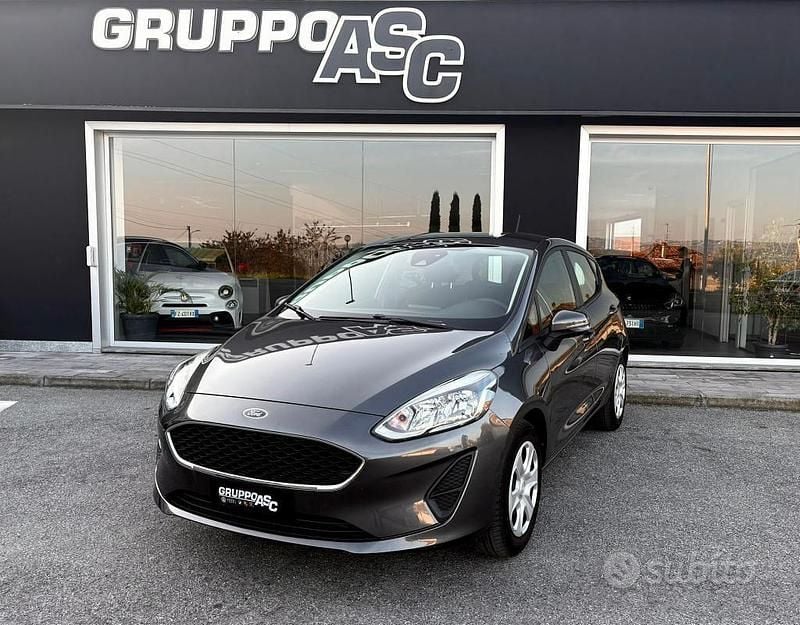 Usata Ford Fiesta 70 CV (51 kW) 2018 Grigio Utilitaria