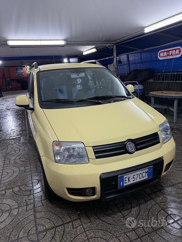 Usata Fiat Panda Climbing 59 CV (43 kW) 2009 Giallo Berlina