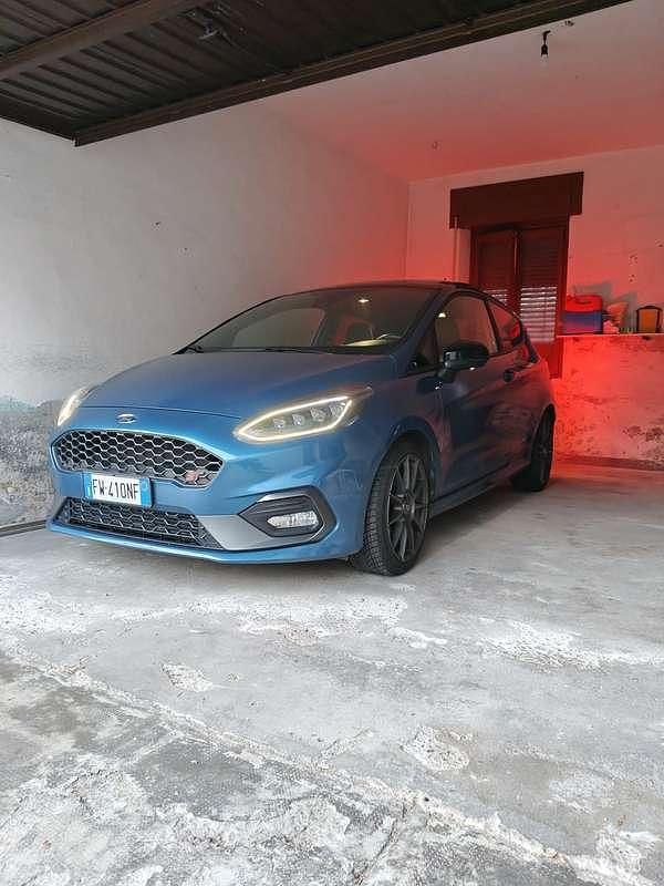 Usata Ford Fiesta ST 205 CV (150 kW) 2019 Blu/azzurro Utilitaria