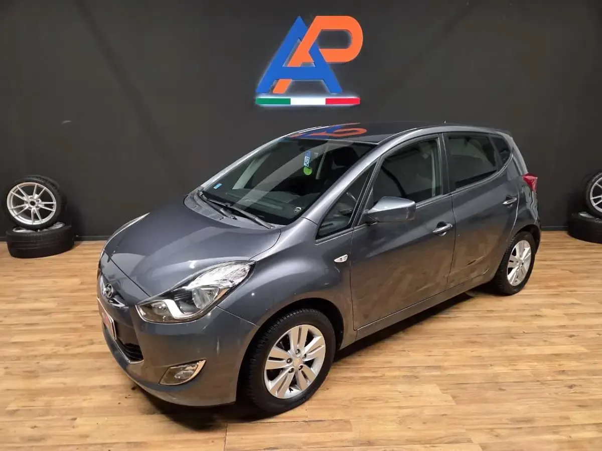 Usata Hyundai ix20 Style 125 CV (91 kW) 2011 Grigio Utilitaria