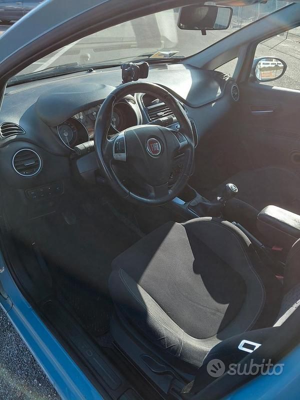 Usata Fiat Punto 77 CV (56 kW) 2015 Utilitaria