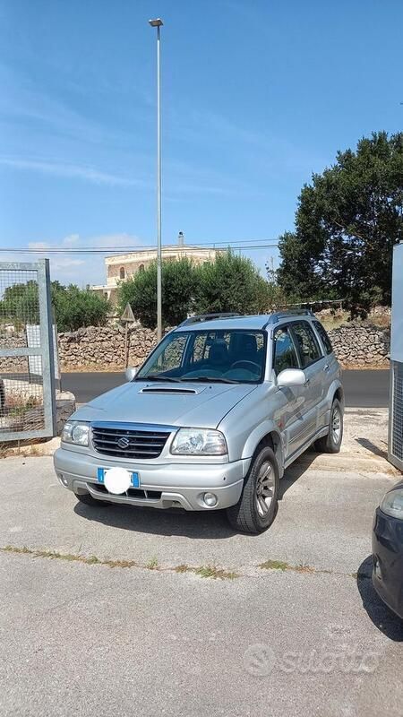 Usata Suzuki Grand Vitara 109 CV (80 kW) 2004 Argento SUV