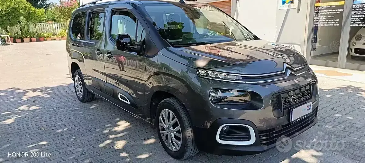Usata Citroën Berlingo Feel 131 CV (96 kW) 2022 Grigio Monovolume