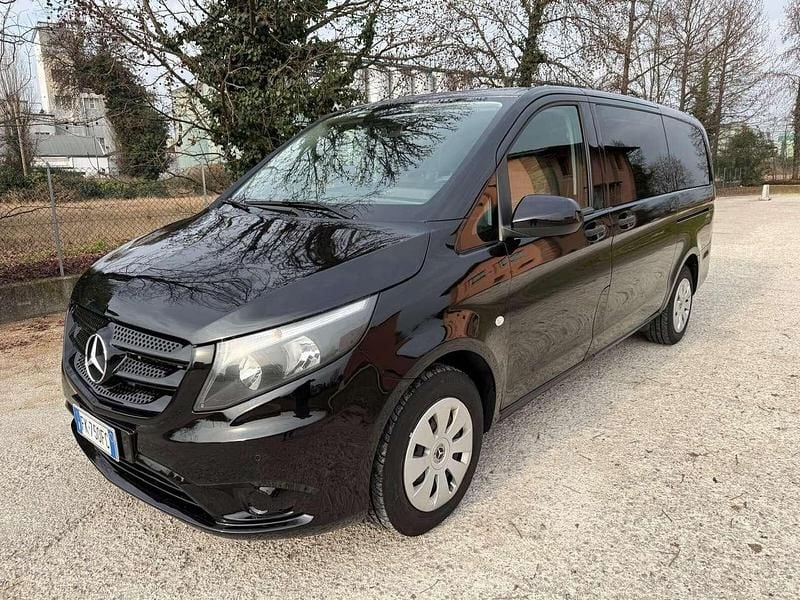 Nero Usata 2017 Mercedes Vito Furgone | 21.250 € (Buon prezzo) - Immagine 1/4