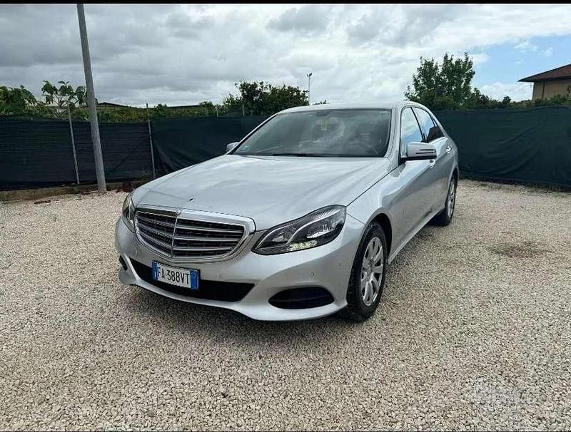 Usata Mercedes E200 Premium 136 CV (100 kW) 2015 Grigio Berlina