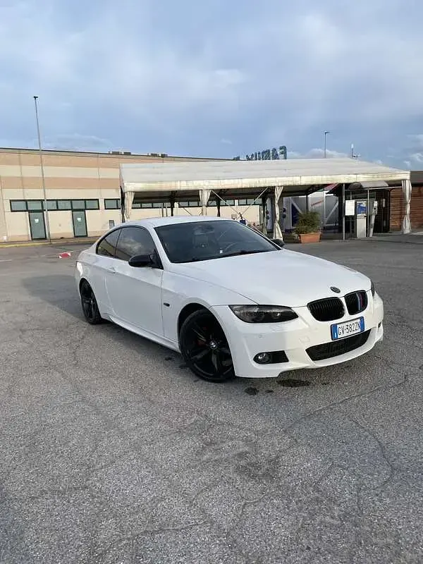 Usata BMW 320 M Sport 177 CV (130 kW) 2008 Bianco Coupé
