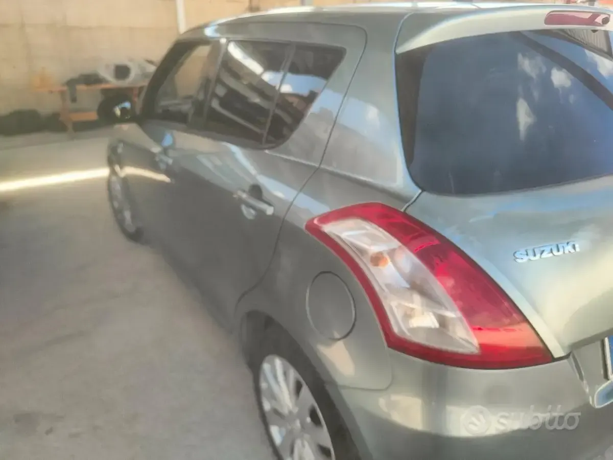 Usata Suzuki Swift 75 CV (55 kW) 2012 Verde Utilitaria