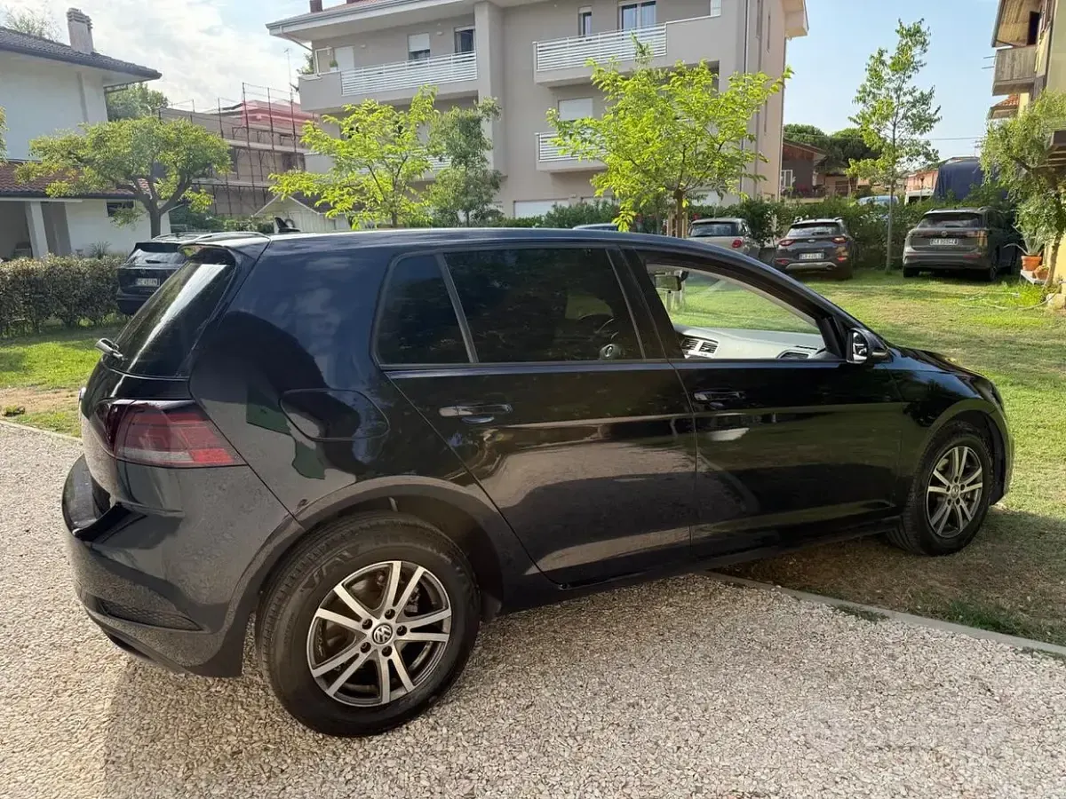 Usata VW Golf VII 90 CV (66 kW) 2018 Nero Berlina