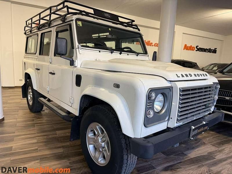 Usata Land Rover Defender SE 122 CV (89 kW) 2010 Bianco Station wagon