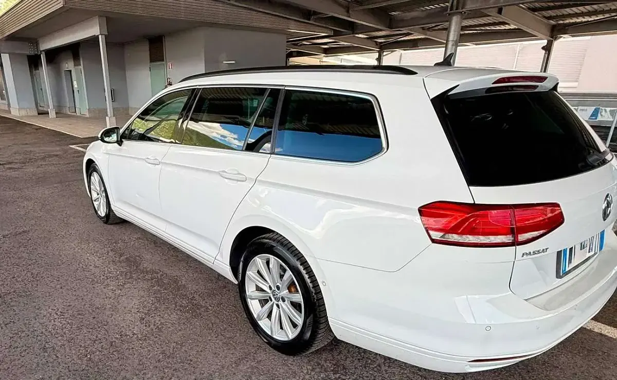 Usata VW Passat 150 CV (110 kW) 2017 Bianco Station wagon