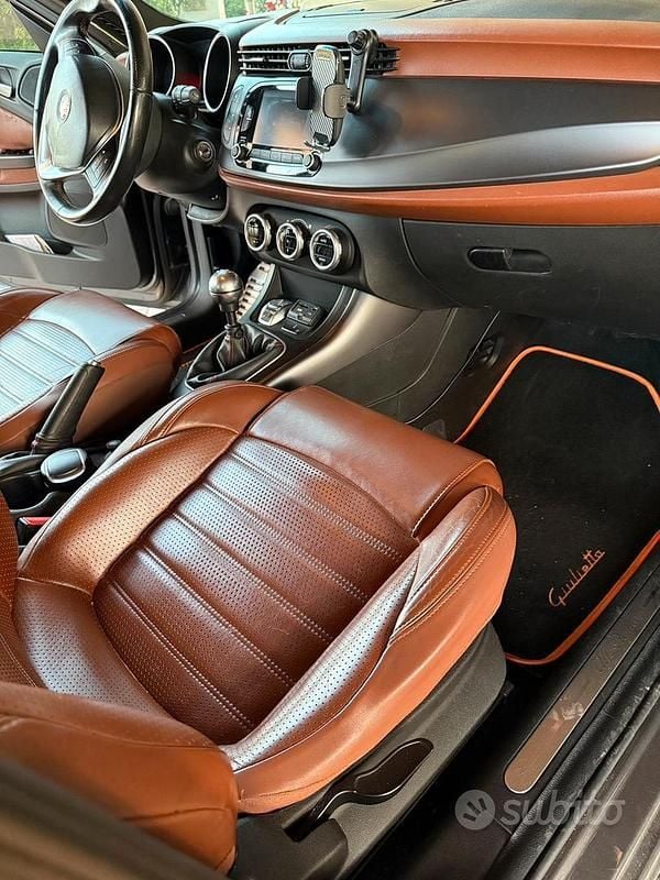 Usata Alfa Romeo Giulietta Exclusive 105 CV (77 kW) 2014 Grigio Coupé