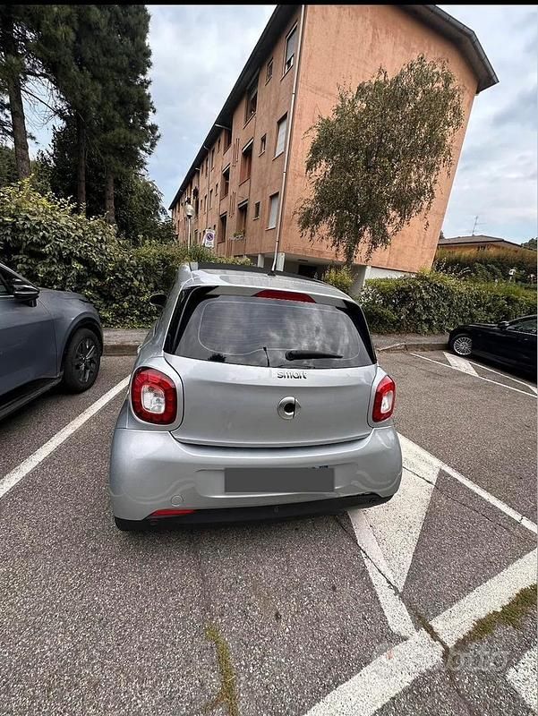 Usata Smart ForFour Prime 71 CV (52 kW) 2015 Grigio Utilitaria
