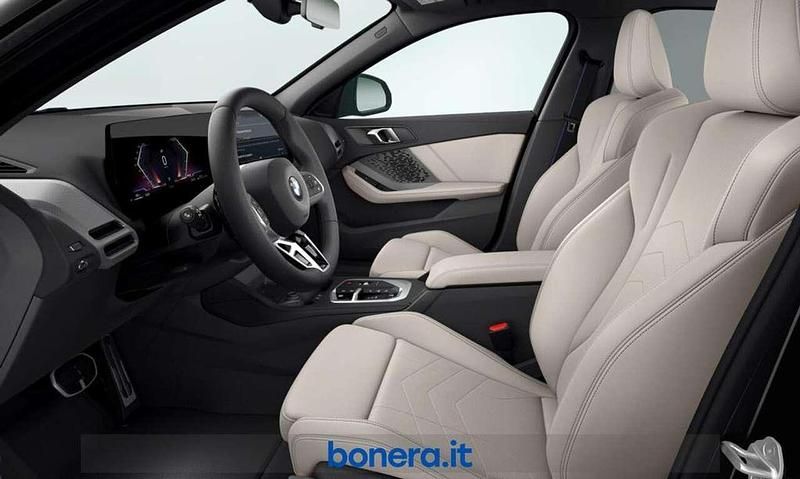 Nuova BMW 120 M Sport 163 CV (119 kW) 2026 Black sapphire metallizzato Utilitaria