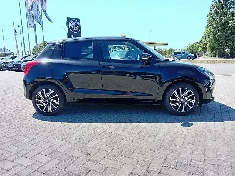 Usata Suzuki Swift 83 CV (61 kW) 2024 Nero Utilitaria
