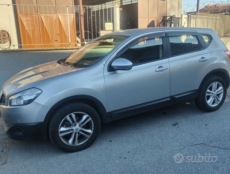 Usata Nissan Qashqai 150 CV (110 kW) 2010 Grigio SUV
