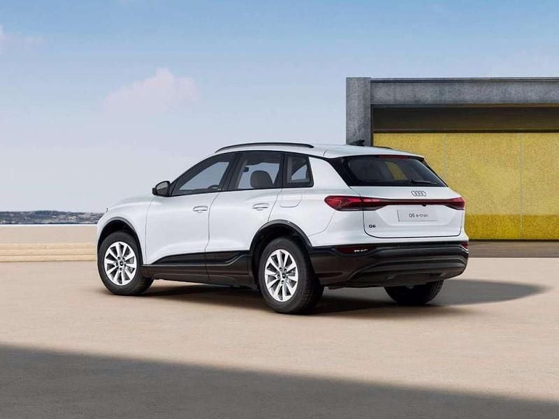 Nuova Audi Q6 e-tron Business 119 kW (163 CV) 2025 Bianco ghiacciaio metallizzato SUV