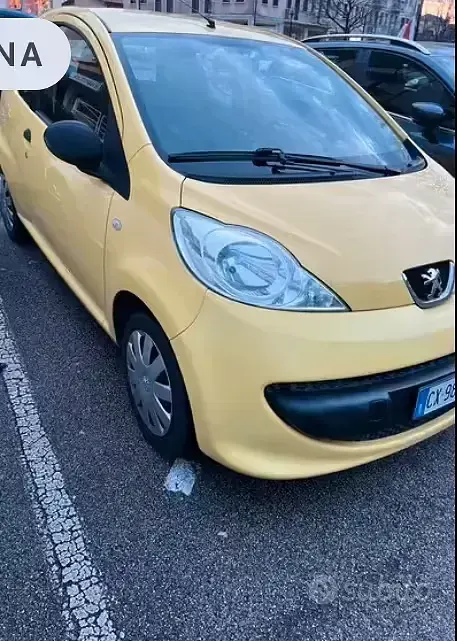 Usata Peugeot 107 68 CV (50 kW) 2005 Giallo Utilitaria