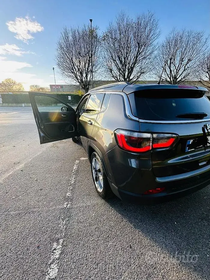 Usata Jeep Compass 120 CV (88 kW) 2019 Grigio SUV