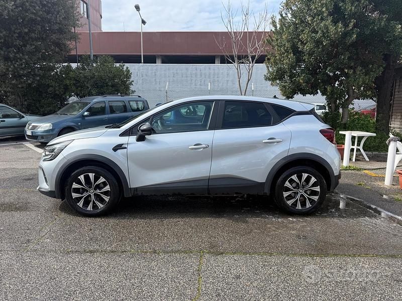 Usata Renault Captur Intens 100 CV (73 kW) 2022 Grigio SUV
