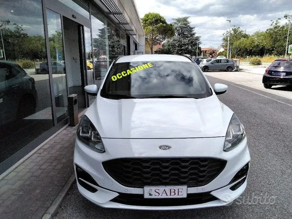 Usata Ford Kuga ST-Line 120 CV (88 kW) 2022 Bianco SUV