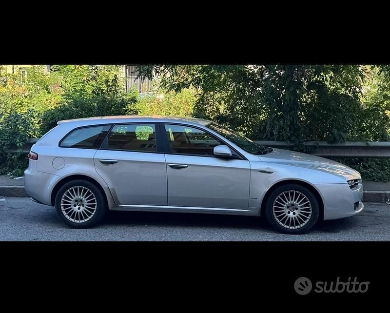 Usata Alfa Romeo 159 150 CV (110 kW) 2009 Grigio Berlina