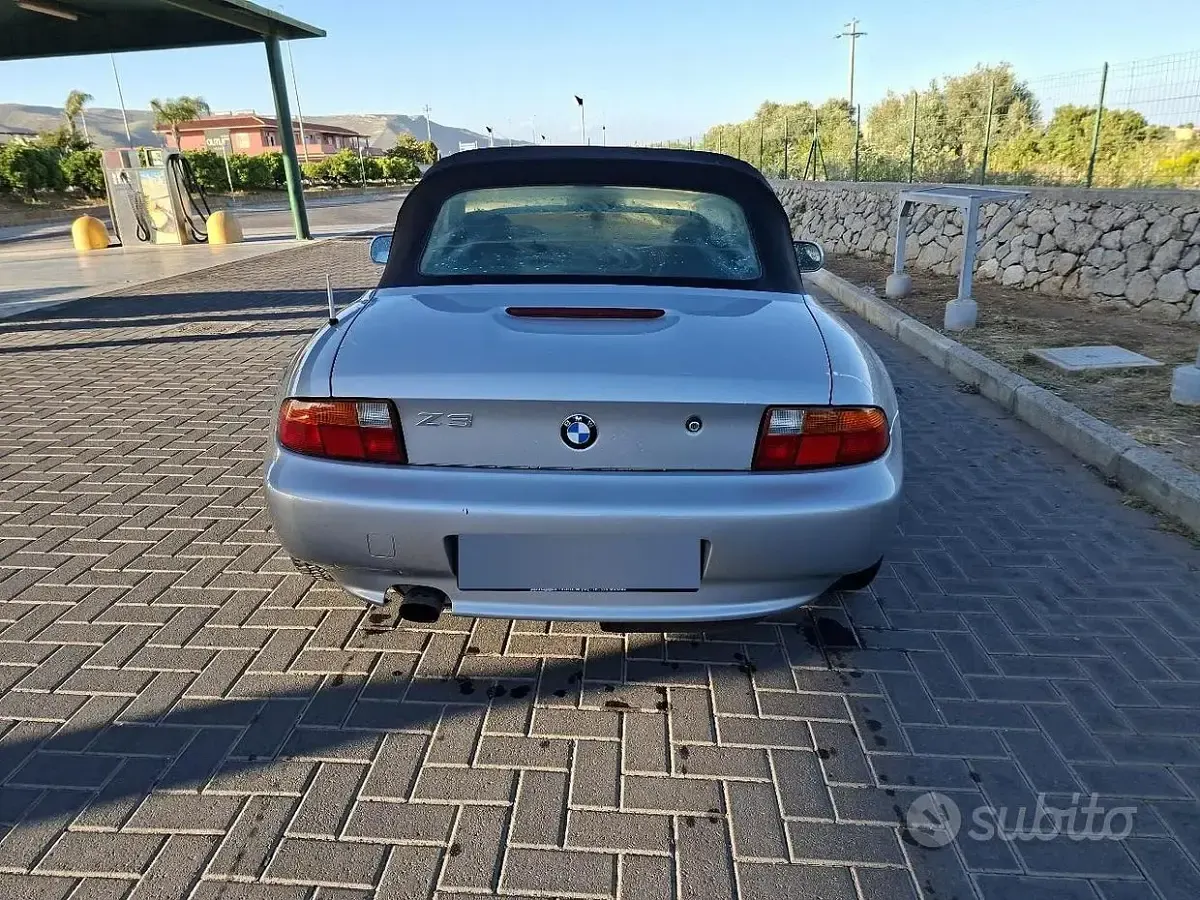 Usata BMW 116 118 CV (86 kW) 2025 Grigio Utilitaria