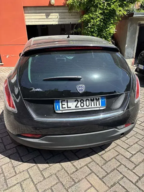 Usata Lancia Delta 80 CV (58 kW) 2011 Utilitaria