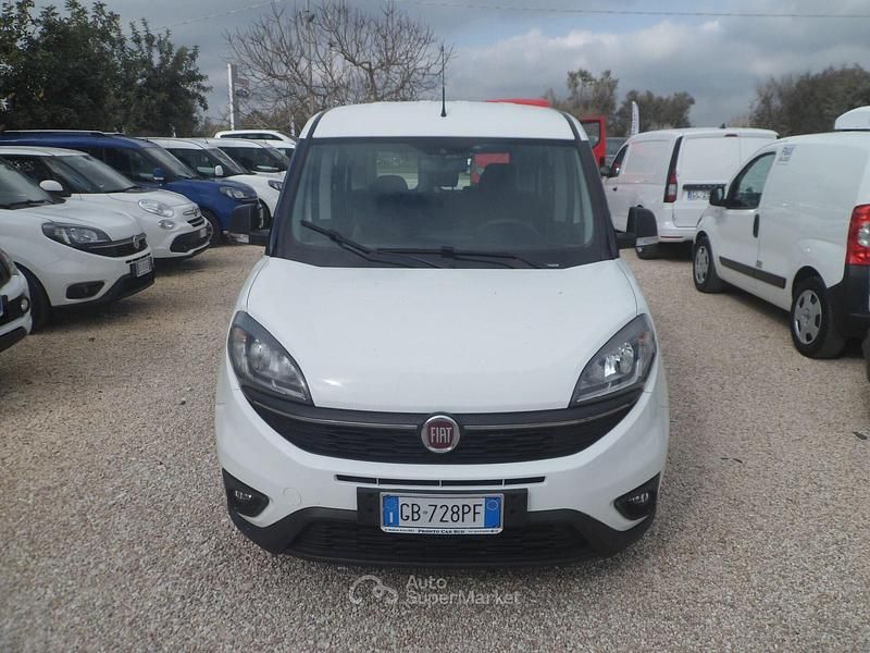 Usata Fiat Doblò 105 CV (77 kW) 2021 Bianco Monovolume
