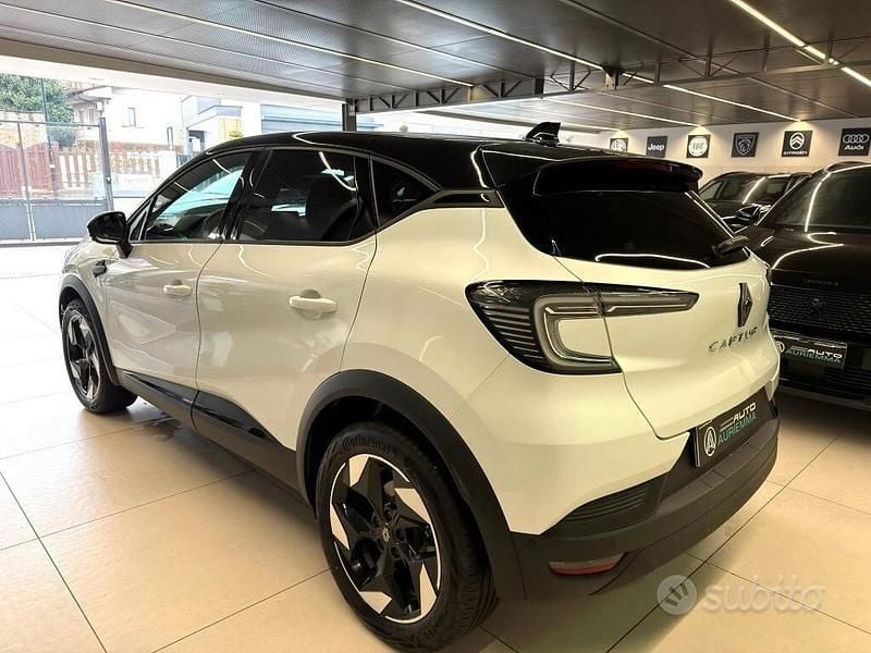 Usata Renault Captur Techno 101 CV (74 kW) 2025 Bianco perlato SUV
