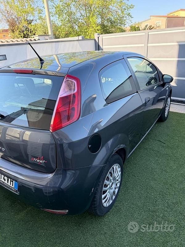 Usata Fiat Grande Punto S 75 CV (55 kW) 2014 Nero Utilitaria
