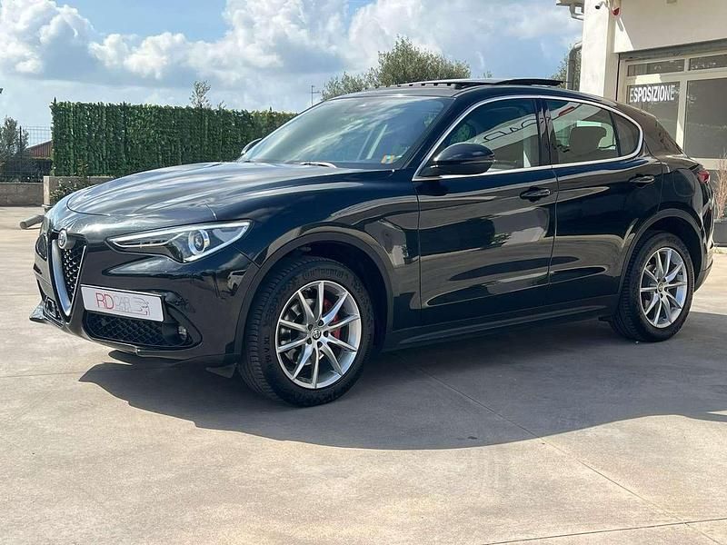 Usata Alfa Romeo Stelvio Executive 209 CV (153 kW) 2018 Nero SUV