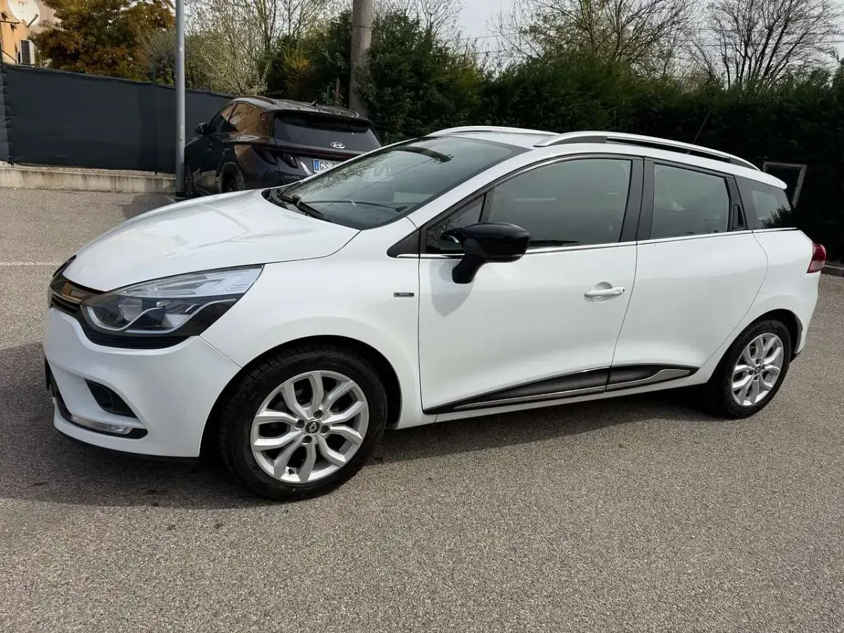 Usata Renault Clio 75 CV (55 kW) 2018 Bianco Station wagon