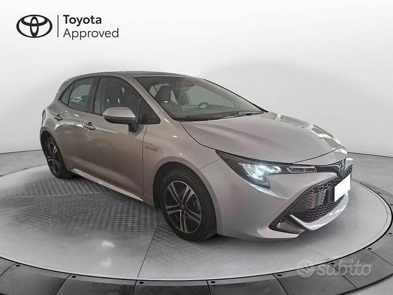 Usata Toyota Corolla Active 122 CV (89 kW) 2022 Argento Berlina