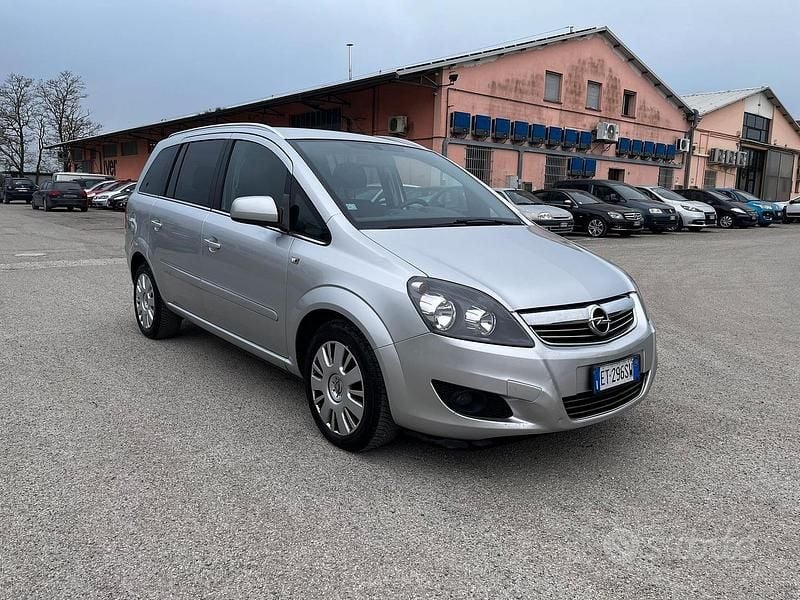 Usata Opel Zafira 150 CV (110 kW) 2014 Grigio Monovolume